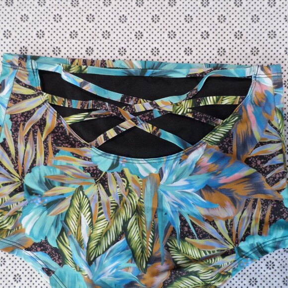 Urban outfitters -Swimsuit tropical design size S - Picture 3 of 3